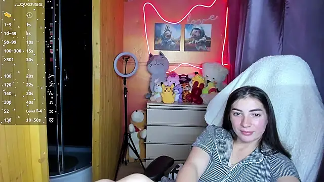 Snapshot of Fiery_Brunette_ chatting on 10-13-25, 05:57 Fiery Brunette online show from 10-13-25, 05:57