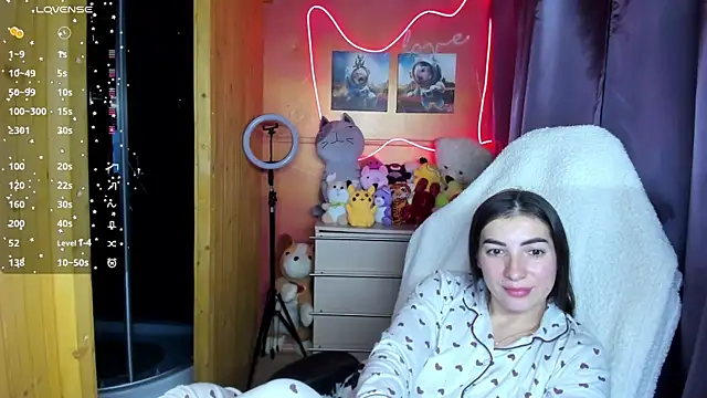 Snapshot of Fiery_Brunette_ chatting on 11-07-25, 06:30 Fiery Brunette online show from 11-07-25, 06:30