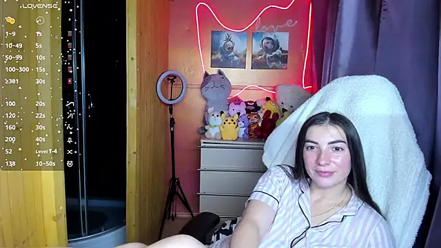 Snapshot of Fiery_Brunette_ chatting on 11-24-25, 02:17 Fiery Brunette online show from 11-24-25, 02:17