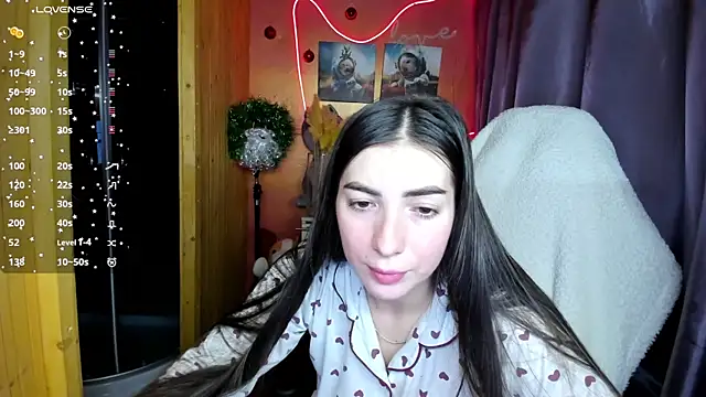 Snapshot of Fiery_Brunette_ chatting on 12-21-25, 06:31 Fiery Brunette online show from 12-21-25, 06:31