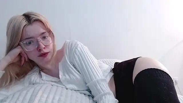 Snapshot of Sataobby chatting on 02-16-25, 02:54 Sataobby online show from 02-16-25, 02:54