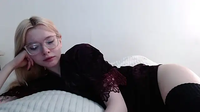 Snapshot of Sataobby chatting on 02-23-25, 01:21 Sataobby online show from 02-23-25, 01:21