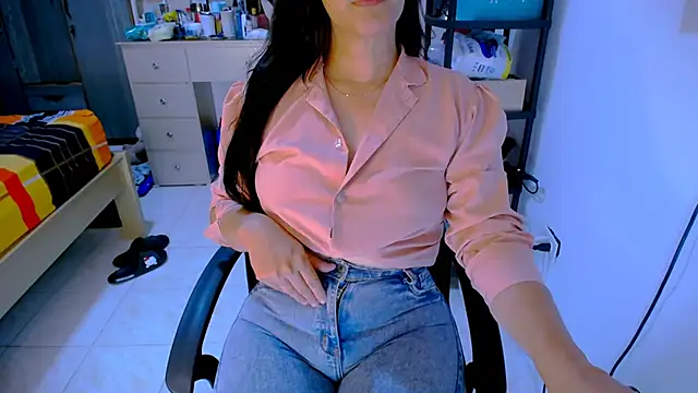 BitterMomXxx online show from 05-31-26, 04:31