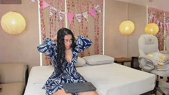 sabrina shark  online show from 02-13-26, 01:56