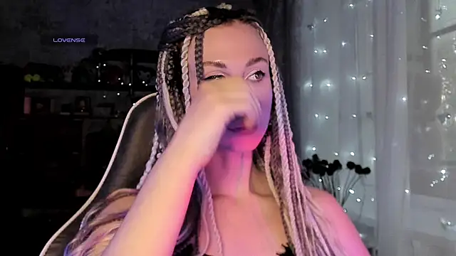 Snapshot of elena_addiction chatting on 07-07-26, 04:44 elena addiction online show from 07-07-26, 04:44