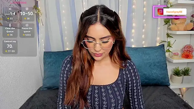 Snapshot of HazzelGray chatting on 01-05-26, 05:27 HazzelGray online show from 01-05-26, 05:27