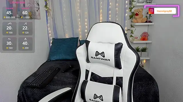 Snapshot of HazzelGray chatting on 01-08-26, 02:08 HazzelGray online show from 01-08-26, 02:08