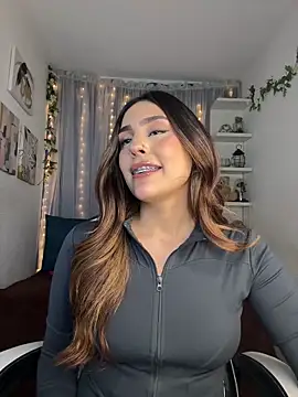 Snapshot of HazzelGray chatting on 01-31-26, 07:11 HazzelGray online show from 01-31-26, 07:11