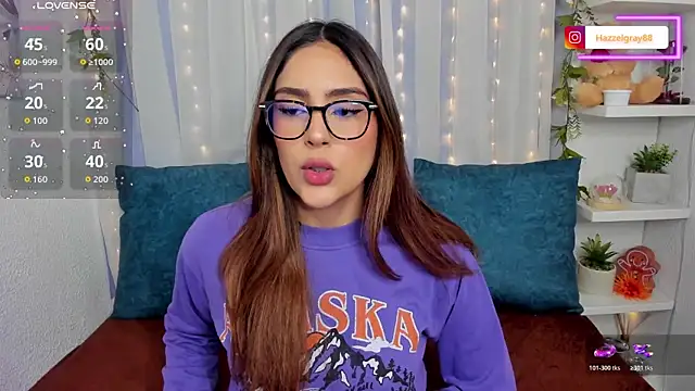 Snapshot of HazzelGray chatting on 03-08-26, 01:15 HazzelGray online show from 03-08-26, 01:15
