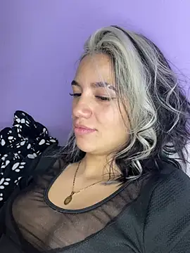 hannahb-e online show from 03-08-25, 12:11