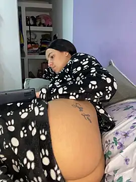 hannahb-e online show from 04-21-26, 01:42