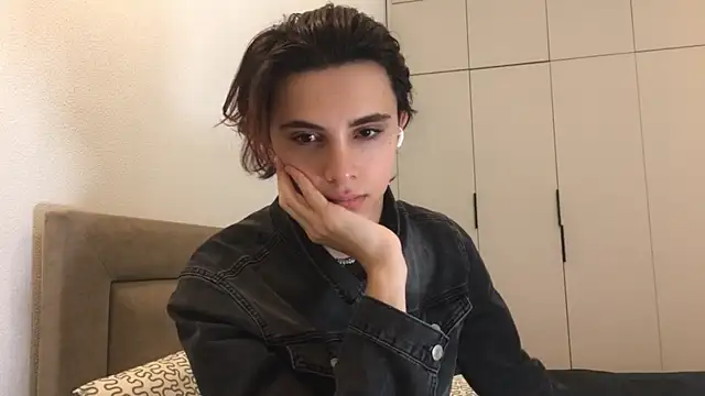 k0sta  online show from 12-29-24, 05:42