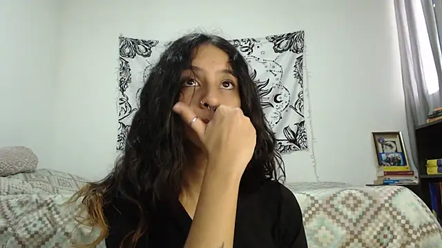 Snapshot of AlinaWoolf_ chatting on 12-30-24, 06:05 AlinaWoolf  online show from 12-30-24, 06:05