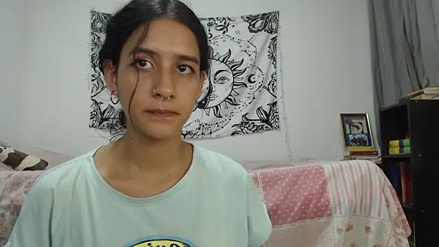 Snapshot of AlinaWoolf_ chatting on 01-14-25, 02:29 AlinaWoolf  online show from 01-14-25, 02:29