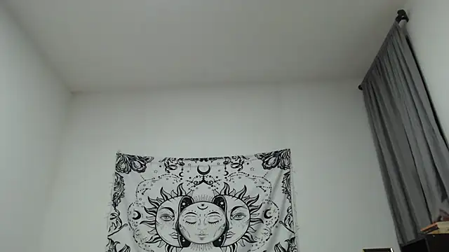 Snapshot of AlinaWoolf_ chatting on 01-24-25, 04:27 AlinaWoolf  online show from 01-24-25, 04:27