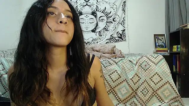 Snapshot of AlinaWoolf_ chatting on 02-02-25, 06:48 AlinaWoolf  online show from 02-02-25, 06:48