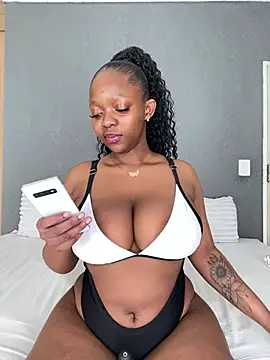 Snapshot of Jazmine-Blue chatting on 07-17-26, 09:49 Jazmine-Blue online show from 07-17-26, 09:49
