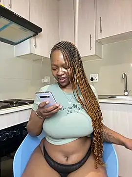 Snapshot of Jazmine-Blue chatting on 07-30-26, 10:36 Jazmine-Blue online show from 07-30-26, 10:36