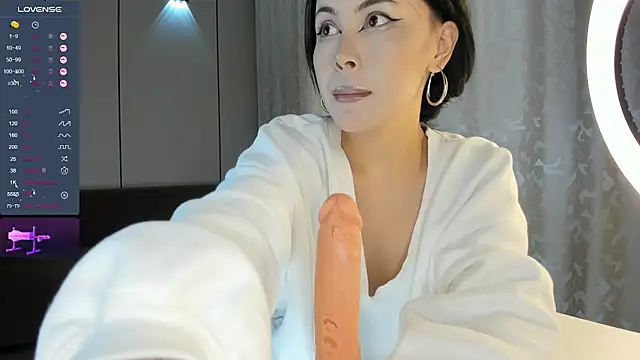 Liu Yifei  online show from 09-24-25, 01:20