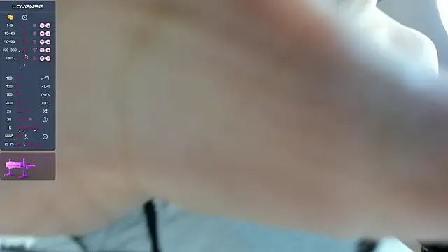 Liu Yifei  online show from 10-10-25, 01:48