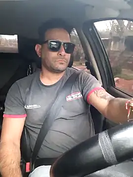 Snapshot of hecwil8 chatting on 10-06-25, 05:10 hecwil8 online show from 10-06-25, 05:10