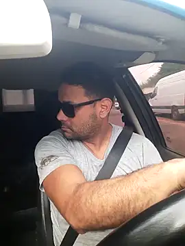 Snapshot of hecwil8 chatting on 10-11-25, 12:04 hecwil8 online show from 10-11-25, 12:04