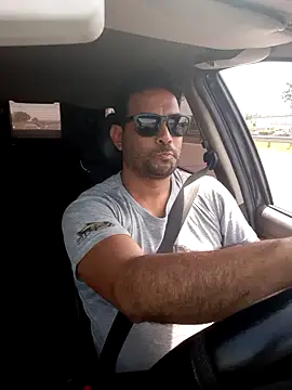 Snapshot of hecwil8 chatting on 10-23-25, 05:01 hecwil8 online show from 10-23-25, 05:01