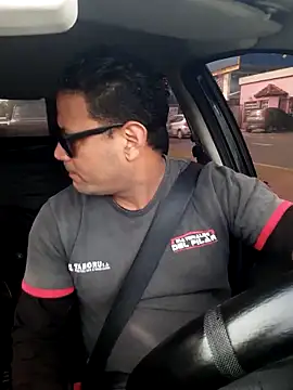 Snapshot of hecwil8 chatting on 10-28-25, 11:47 hecwil8 online show from 10-28-25, 11:47