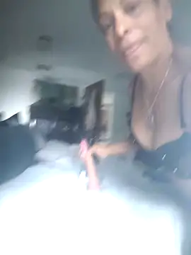 CeceilaMoon online show from 04-17-26, 09:29