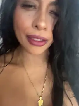 Snapshot of canela_10 chatting on 09-25-25, 03:32 canela 10 online show from 09-25-25, 03:32