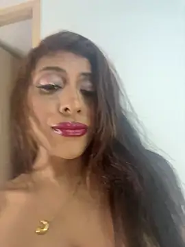 Snapshot of canela_10 chatting on 12-15-25, 02:05 canela 10 online show from 12-15-25, 02:05