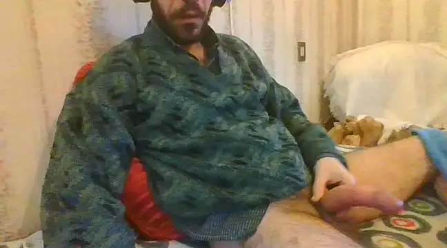 Snapshot of tozebrito_hd chatting on 02-18-25, 08:16 tozebrito hd online show from 02-18-25, 08:16