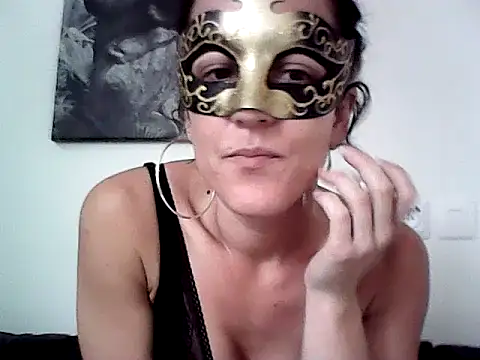Snapshot of Masquegirlmysterious chatting on 11-05-25, 12:49 Masquegirlmysterious online show from 11-05-25, 12:49