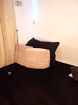 Isabella Du online show from 01-29-25, 01:16