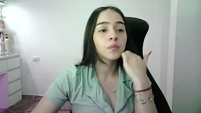 Snapshot of aineangeel chatting on 12-21-25, 12:51 aineangeel online show from 12-21-25, 12:51