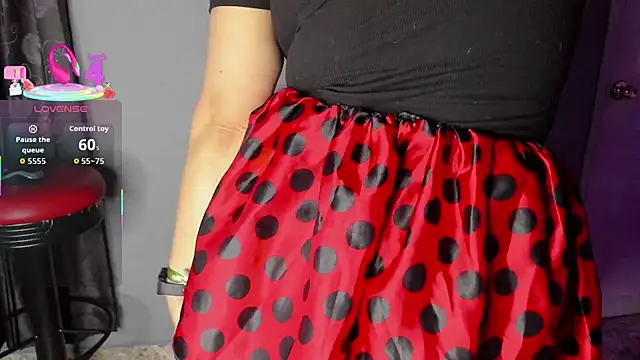 Snapshot of MarthinaBaker chatting on 10-30-25, 08:53 MarthinaBaker online show from 10-30-25, 08:53