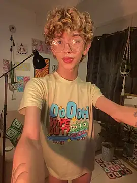 Snapshot of lyamthommpson chatting on 02-07-26, 02:48 lyamthommpson online show from 02-07-26, 02:48