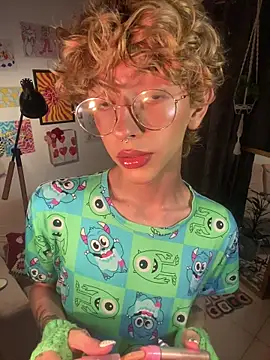 Snapshot of lyamthommpson chatting on 02-08-26, 02:48 lyamthommpson online show from 02-08-26, 02:48