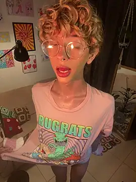 Snapshot of lyamthommpson chatting on 02-11-26, 03:55 lyamthommpson online show from 02-11-26, 03:55