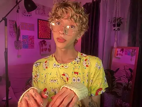 Snapshot of lyamthommpson chatting on 02-23-26, 04:10 lyamthommpson online show from 02-23-26, 04:10