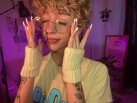 Snapshot of lyamthommpson chatting on 03-16-26, 08:57 lyamthommpson online show from 03-16-26, 08:57