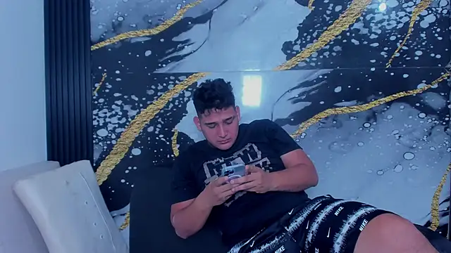 Snapshot of sweethot___ chatting on 09-21-25, 02:19 sweethot online show from 09-21-25, 02:19