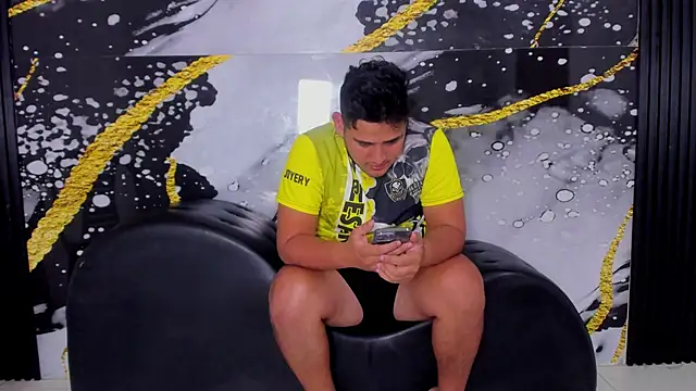 Snapshot of sweethot___ chatting on 10-04-25, 03:10 sweethot online show from 10-04-25, 03:10