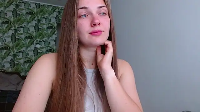 Olivia shine online show from 09-18-25, 04:25