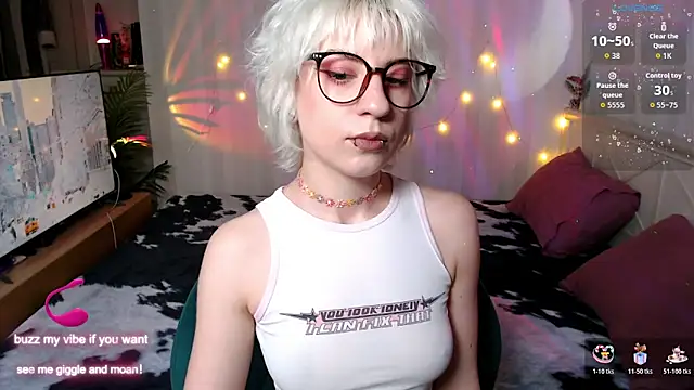  Moonlight t online show from 12-18-25, 09:37