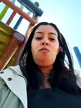 Emily Wane online show from 12-19-24, 04:46