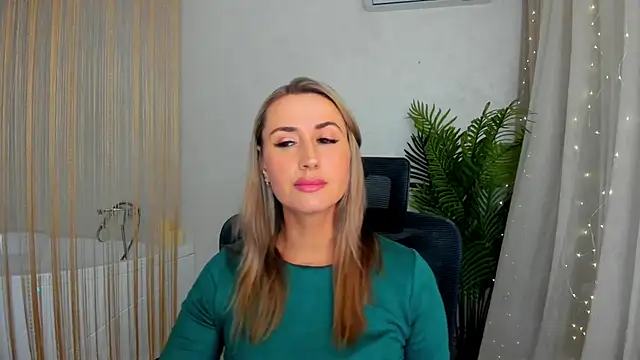 Snapshot of PassionGlow chatting on 01-23-25, 08:02 PassionGlow online show from 01-23-25, 08:02