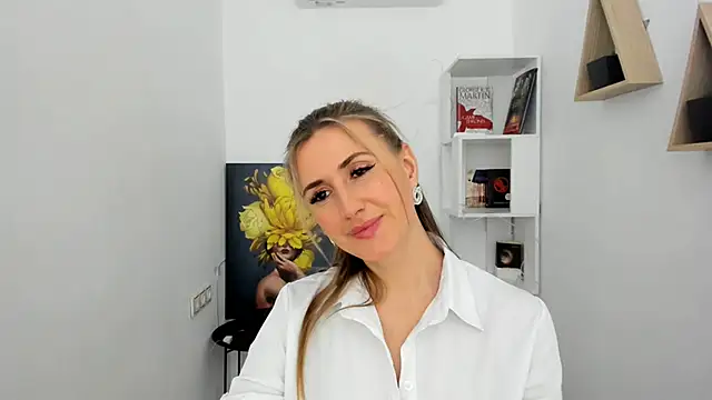 Snapshot of PassionGlow chatting on 02-13-25, 06:38 PassionGlow online show from 02-13-25, 06:38