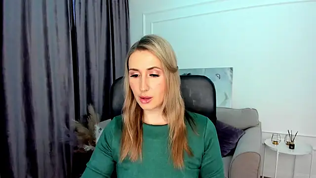 Snapshot of PassionGlow chatting on 02-26-25, 03:42 PassionGlow online show from 02-26-25, 03:42