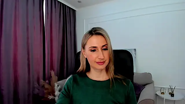 Snapshot of PassionGlow chatting on 02-26-25, 06:47 PassionGlow online show from 02-26-25, 06:47